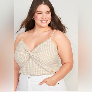 ✨ NWT Old Navy Beige Gingham Fitted TwistFront Cami! ✨